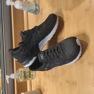 Asics Black Gel Lyte V